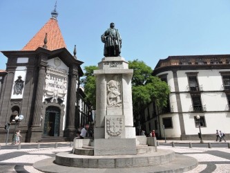 Estatua Joao Goncalve Zarco Statue, Funchal, Madeira