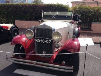 Cabo Girão & Typical Fishing Village Private Classic Car Tour