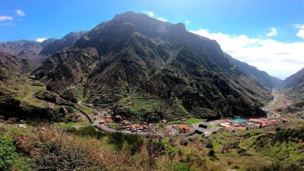 Skywalk & Professional Wine Experience in Madeira