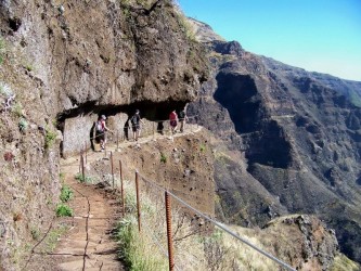 PR1 Vereda do Areeiro Hiking Trail in Madeira Island