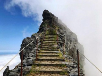 PR1 Vereda do Areeiro Hiking Trail in Madeira Island