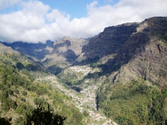 PR12 Caminho Real da Encumeada Hiking Trail in Madeira