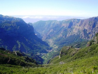 PR12 Caminho Real da Encumeada Hiking Trail in Madeira